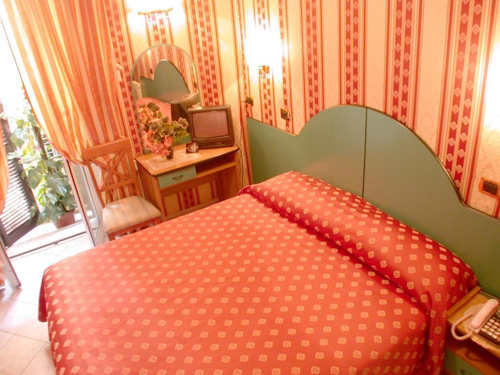 Hotel Hollywood Рим Екстер'єр фото