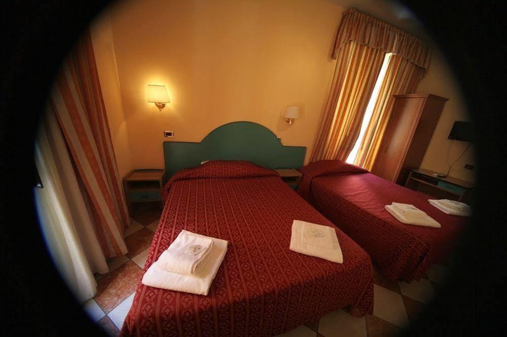 Hotel Hollywood Рим Екстер'єр фото