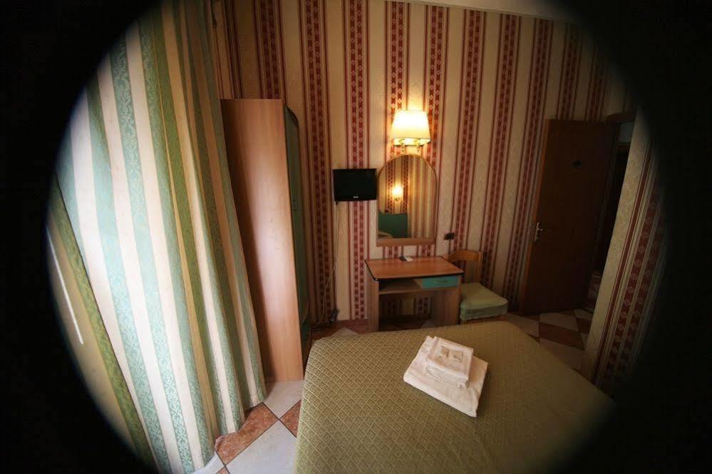 Hotel Hollywood Рим Екстер'єр фото
