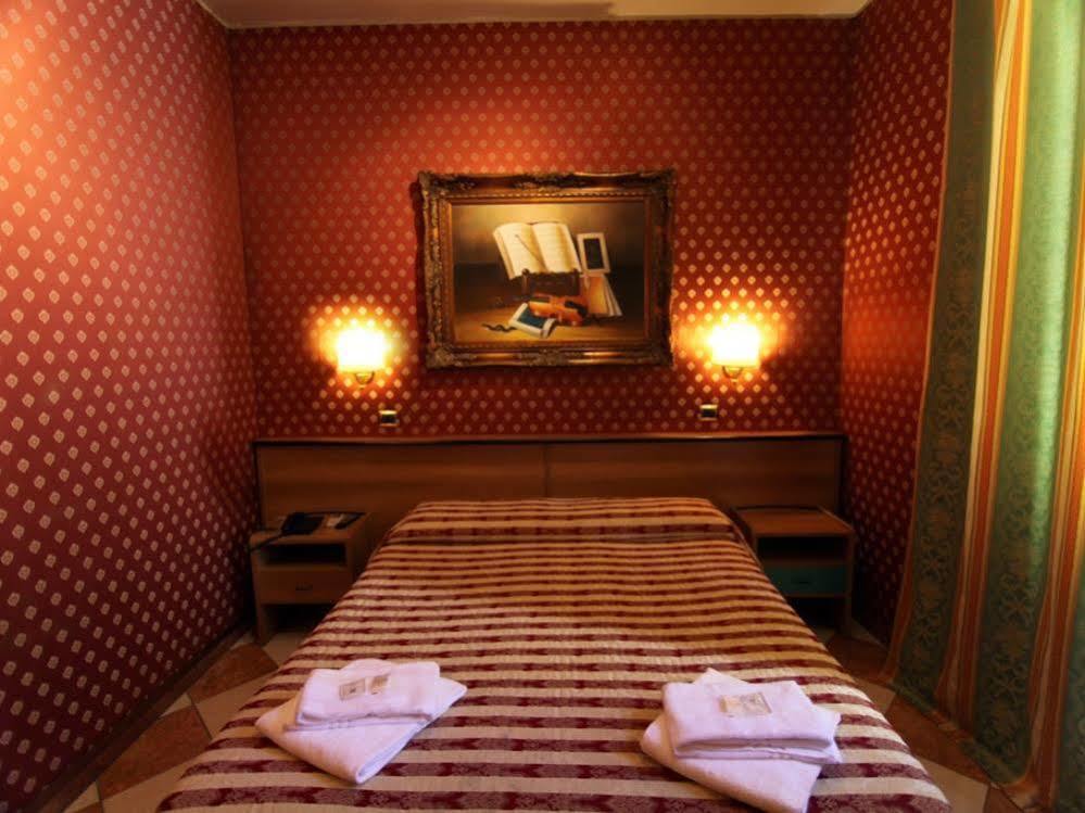 Hotel Hollywood Рим Екстер'єр фото